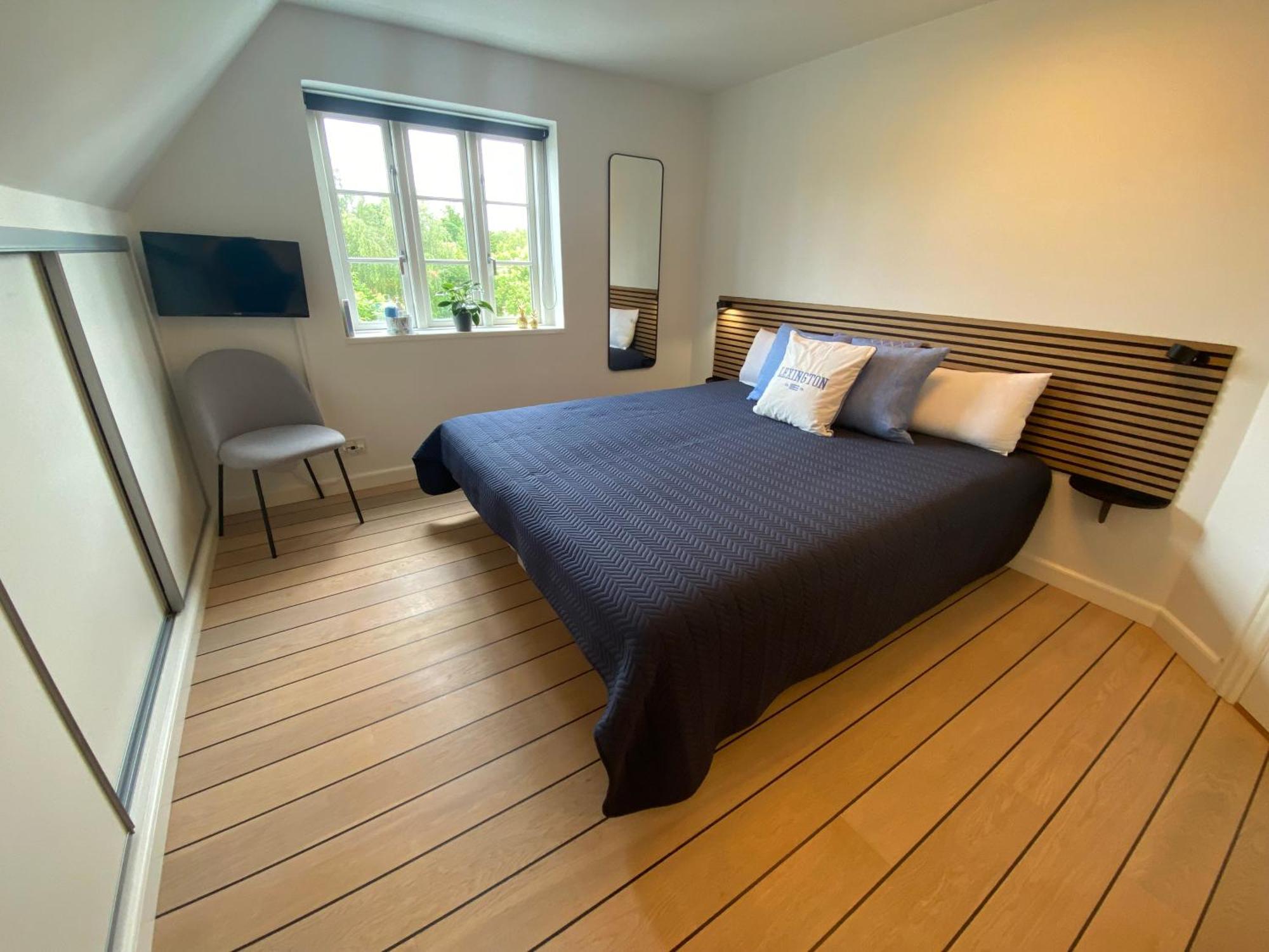 Privatunterkunft Private - *